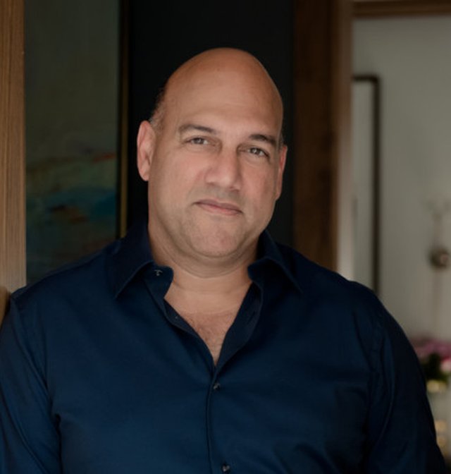 Portrait of Salim Ismail